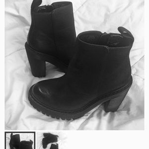 Dr Martin's Magdalene size 5 Black Boot